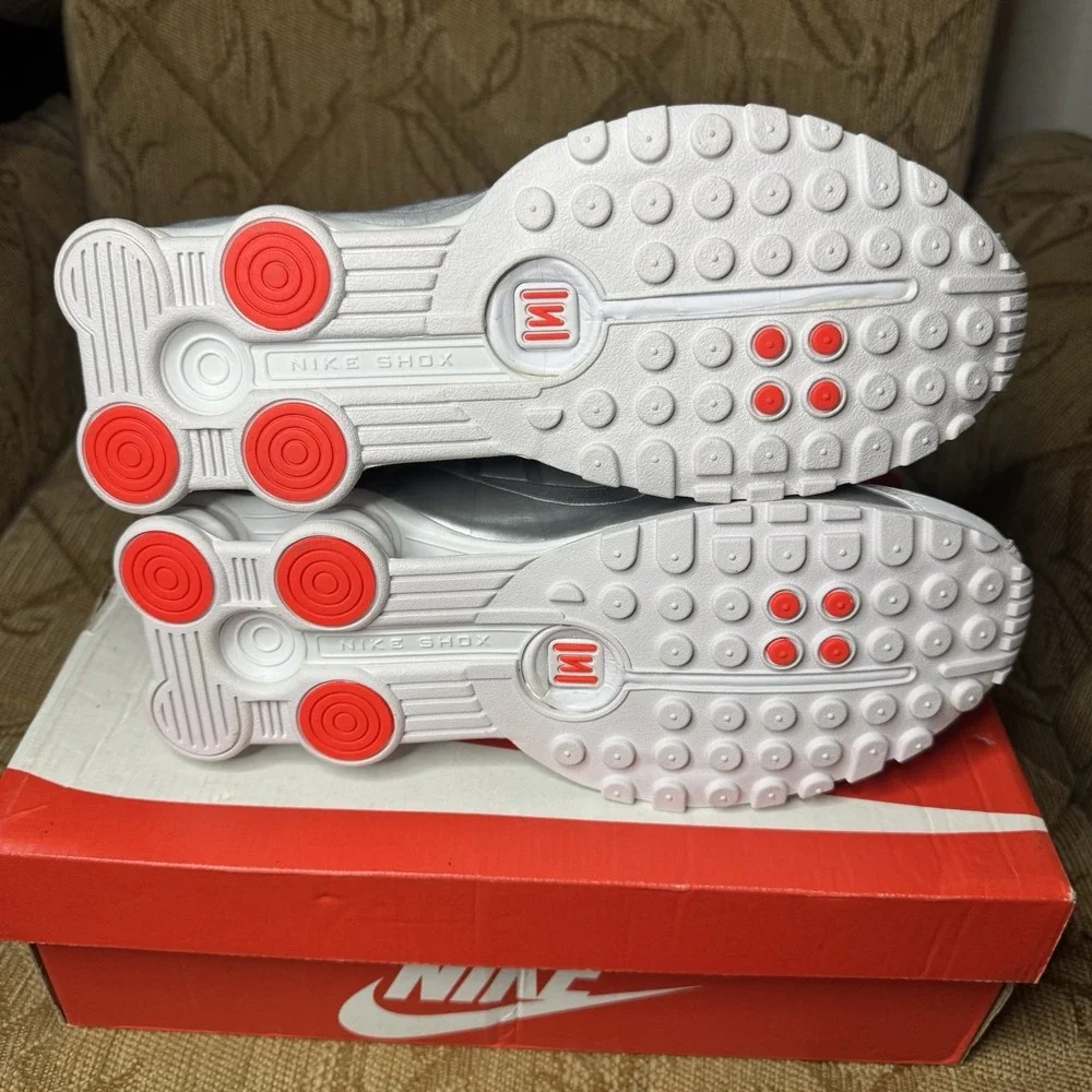 Nike Shox R4 Men's Size 8.5‎ White Metallic Silver 2019 Running Shoes 104265-131